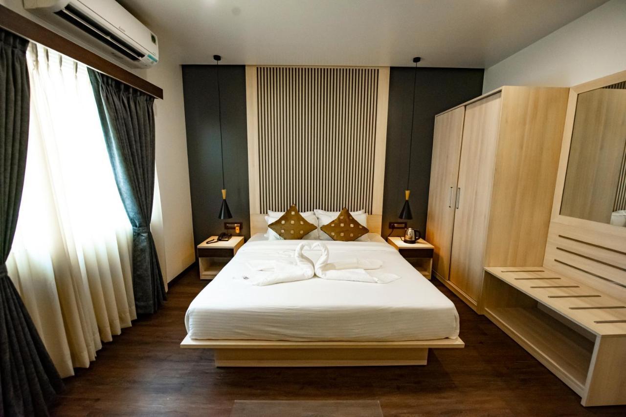 The Royal Palace Hotel 400703 Navi Mumbai Exteriör bild