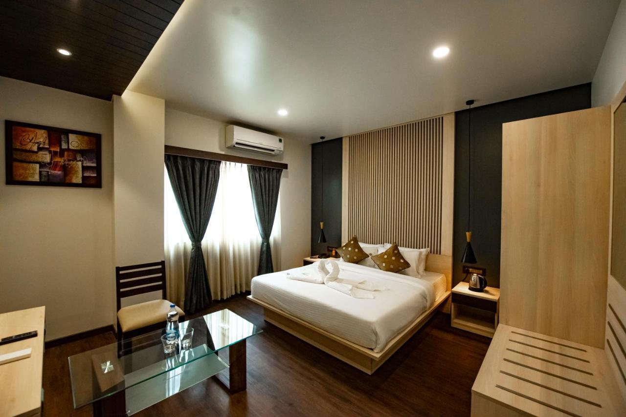 The Royal Palace Hotel 400703 Navi Mumbai Exteriör bild